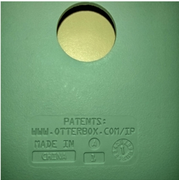 OtterBox cases (2) - Picture 14 of 15